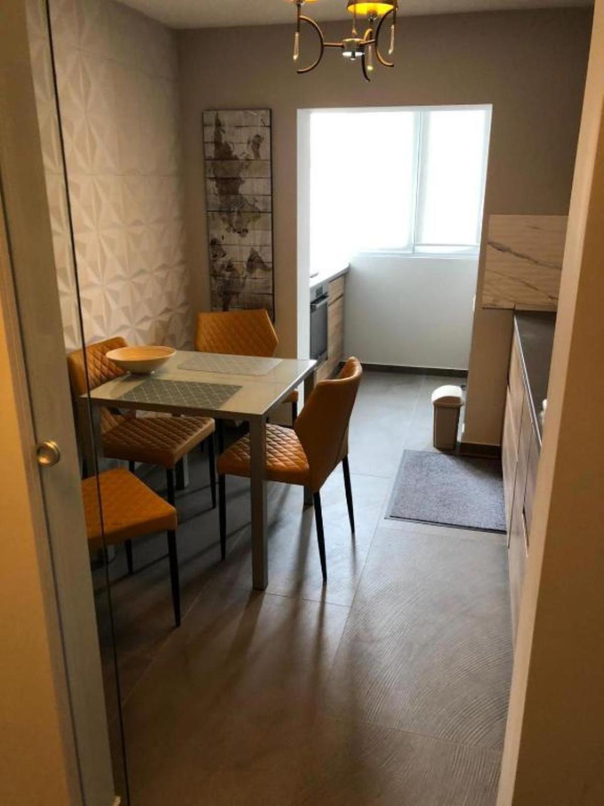 Page1 Ultracentral Apartament Targoviste Bagian luar foto